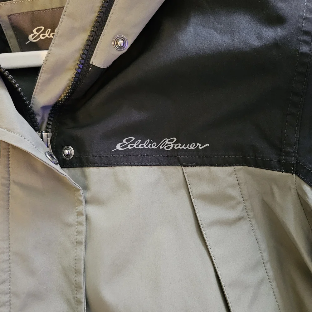 Eddie Bauer Women's Black and Green Rain Jacket - Picture 2 of 5